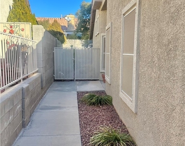 9708 Fionna Lane - Photo Thumbnail 5