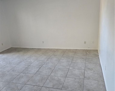 2841 Wheelwright Drive - Photo Thumbnail 10