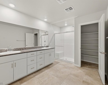 1058 Willow Berry Avenue - Photo Thumbnail 13
