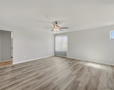 1058 Willow Berry Avenue - Photo Thumbnail 12