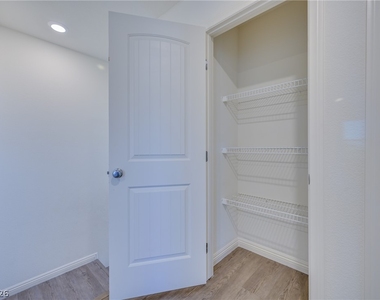 2983 Duverney Avenue - Photo Thumbnail 27