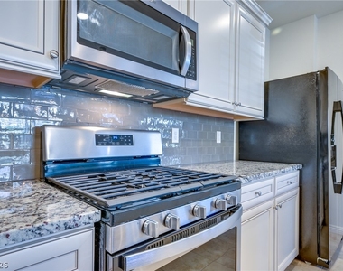 2983 Duverney Avenue - Photo Thumbnail 20