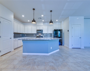 2983 Duverney Avenue - Photo Thumbnail 13