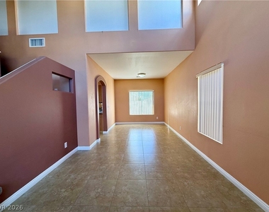 291 Mayberry Street - Photo Thumbnail 5