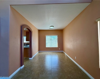 291 Mayberry Street - Photo Thumbnail 6