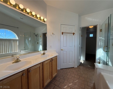 291 Mayberry Street - Photo Thumbnail 14