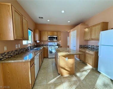 291 Mayberry Street - Photo Thumbnail 7