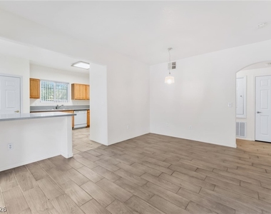 6164 Pine Villa Avenue - Photo Thumbnail 7