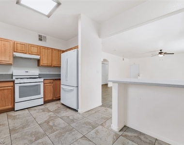 6164 Pine Villa Avenue - Photo Thumbnail 9