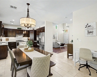 2025 Shining Feather Lane - Photo Thumbnail 10