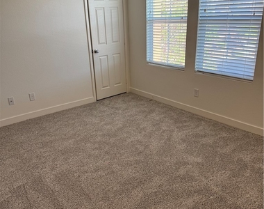 10581 Griffin Avenue - Photo Thumbnail 5