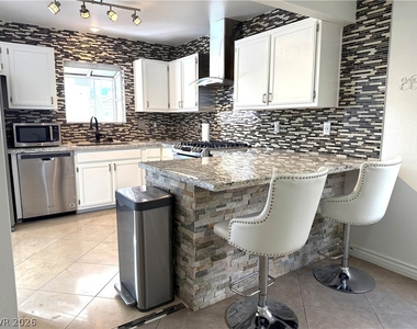 433 Jubilation Drive - Photo Thumbnail 13