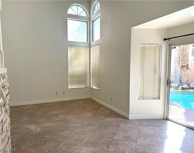 433 Jubilation Drive - Photo Thumbnail 7