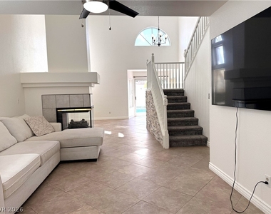 433 Jubilation Drive - Photo Thumbnail 4