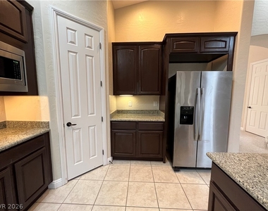 3709 Fledgling Drive - Photo Thumbnail 4