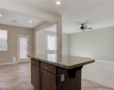7623 Houston Peak Street - Photo Thumbnail 12