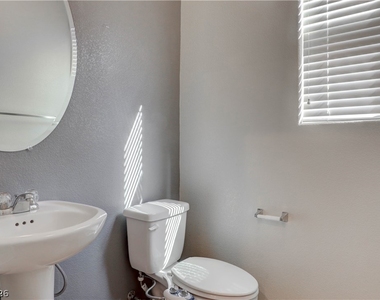 7623 Houston Peak Street - Photo Thumbnail 16