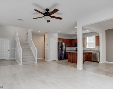 7623 Houston Peak Street - Photo Thumbnail 3