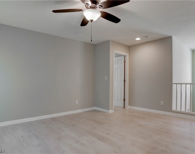 7623 Houston Peak Street - Photo Thumbnail 22
