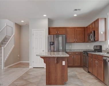 7623 Houston Peak Street - Photo Thumbnail 15