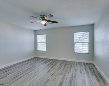 9824 Via Delores Avenue - Photo Thumbnail 7