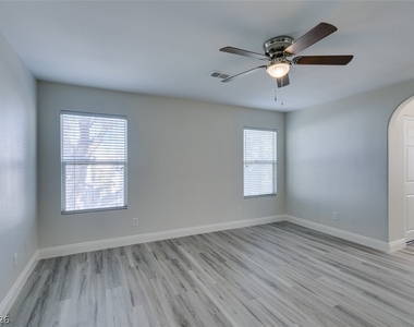 9824 Via Delores Avenue - Photo Thumbnail 16