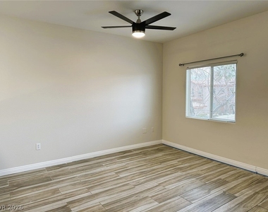 7701 W Robindale Road - Photo Thumbnail 2