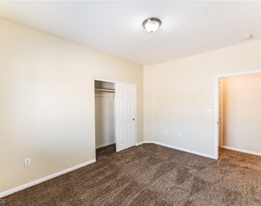 10563 Gold Shadow Avenue - Photo Thumbnail 35