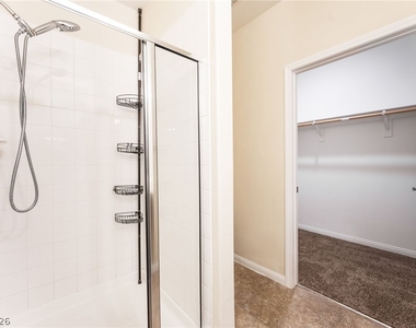 10563 Gold Shadow Avenue - Photo Thumbnail 32
