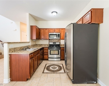 10563 Gold Shadow Avenue - Photo Thumbnail 12