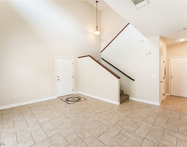 10563 Gold Shadow Avenue - Photo Thumbnail 6