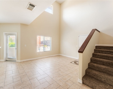 10563 Gold Shadow Avenue - Photo Thumbnail 7