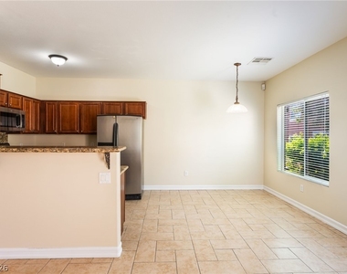 10563 Gold Shadow Avenue - Photo Thumbnail 8