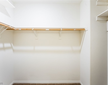 10563 Gold Shadow Avenue - Photo Thumbnail 33
