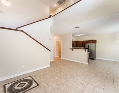 10563 Gold Shadow Avenue - Photo Thumbnail 5