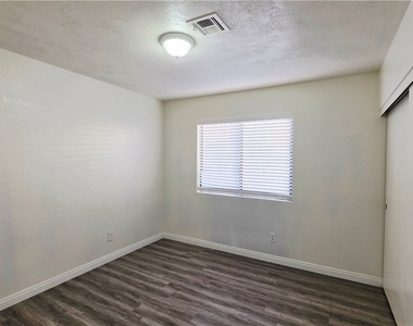 5309 Cory Place - Photo Thumbnail 7