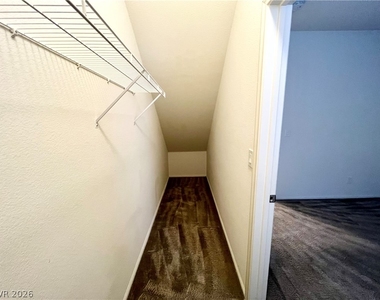 9198 Valley Betica Avenue - Photo Thumbnail 28