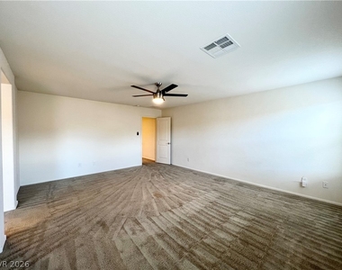 9198 Valley Betica Avenue - Photo Thumbnail 11