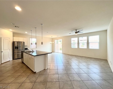 9198 Valley Betica Avenue - Photo Thumbnail 3