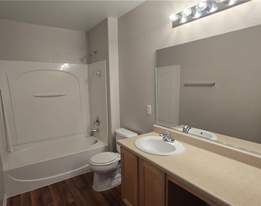2920 Bridleton Avenue - Photo Thumbnail 13