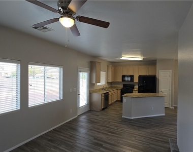 2920 Bridleton Avenue - Photo Thumbnail 5