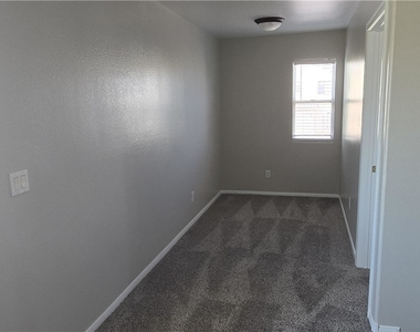 2920 Bridleton Avenue - Photo Thumbnail 9