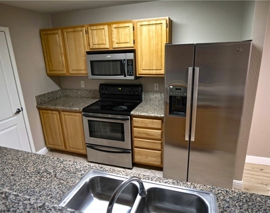 5055 W Hacienda Avenue - Photo Thumbnail 7