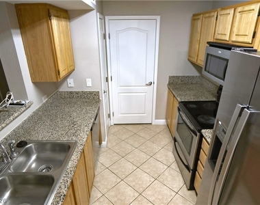 5055 W Hacienda Avenue - Photo Thumbnail 8