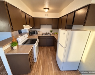 4796 Nova Lane - Photo Thumbnail 2