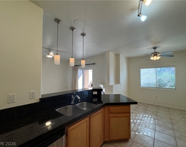 1050 E Cactus Avenue - Photo Thumbnail 9