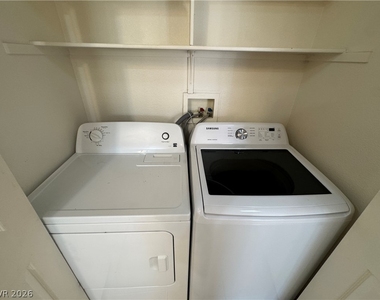 1050 E Cactus Avenue - Photo Thumbnail 23