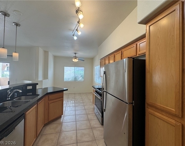 1050 E Cactus Avenue - Photo Thumbnail 11