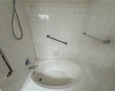 1050 E Cactus Avenue - Photo Thumbnail 18