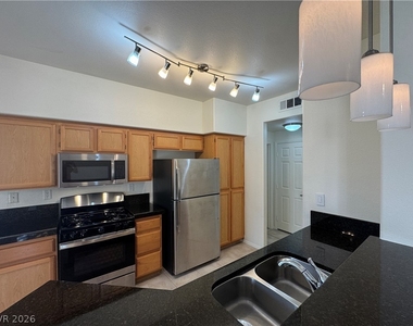1050 E Cactus Avenue - Photo Thumbnail 10